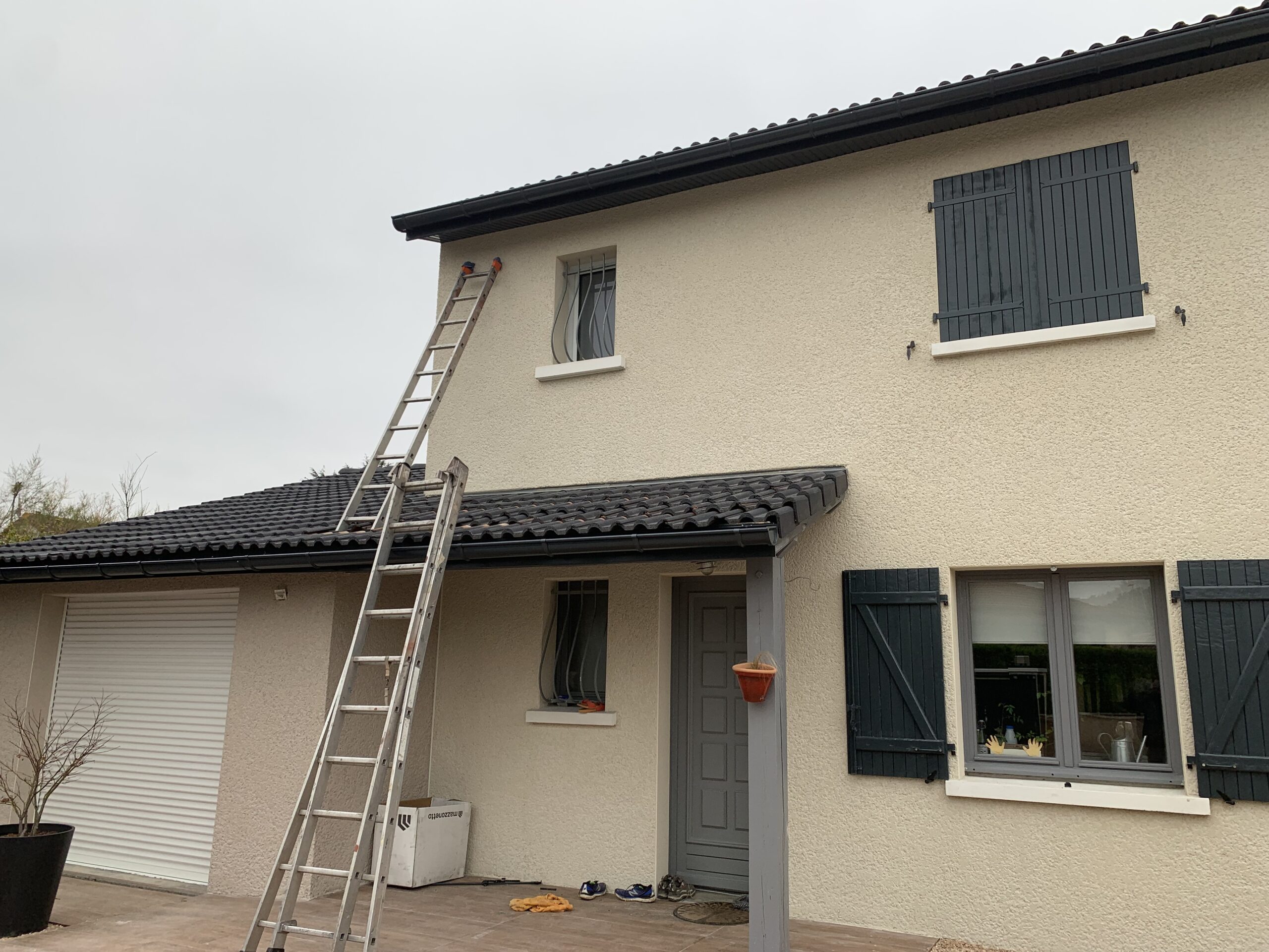 Pose de gouttières dans le Vaucluse