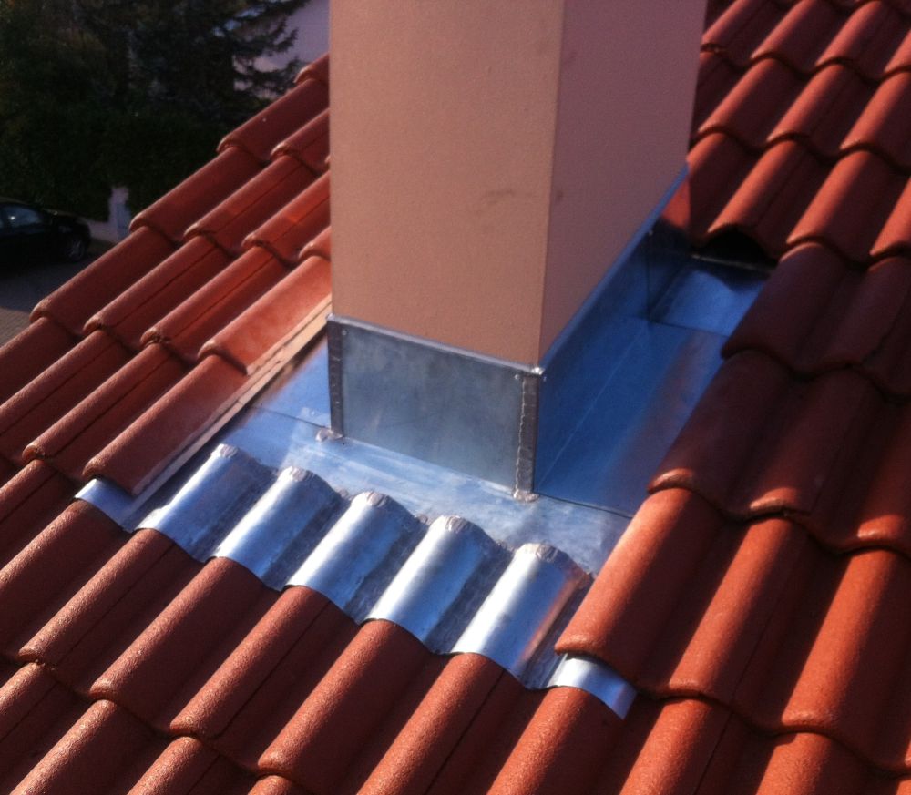 Travaux de zinguerie et raccords d'étanchéité